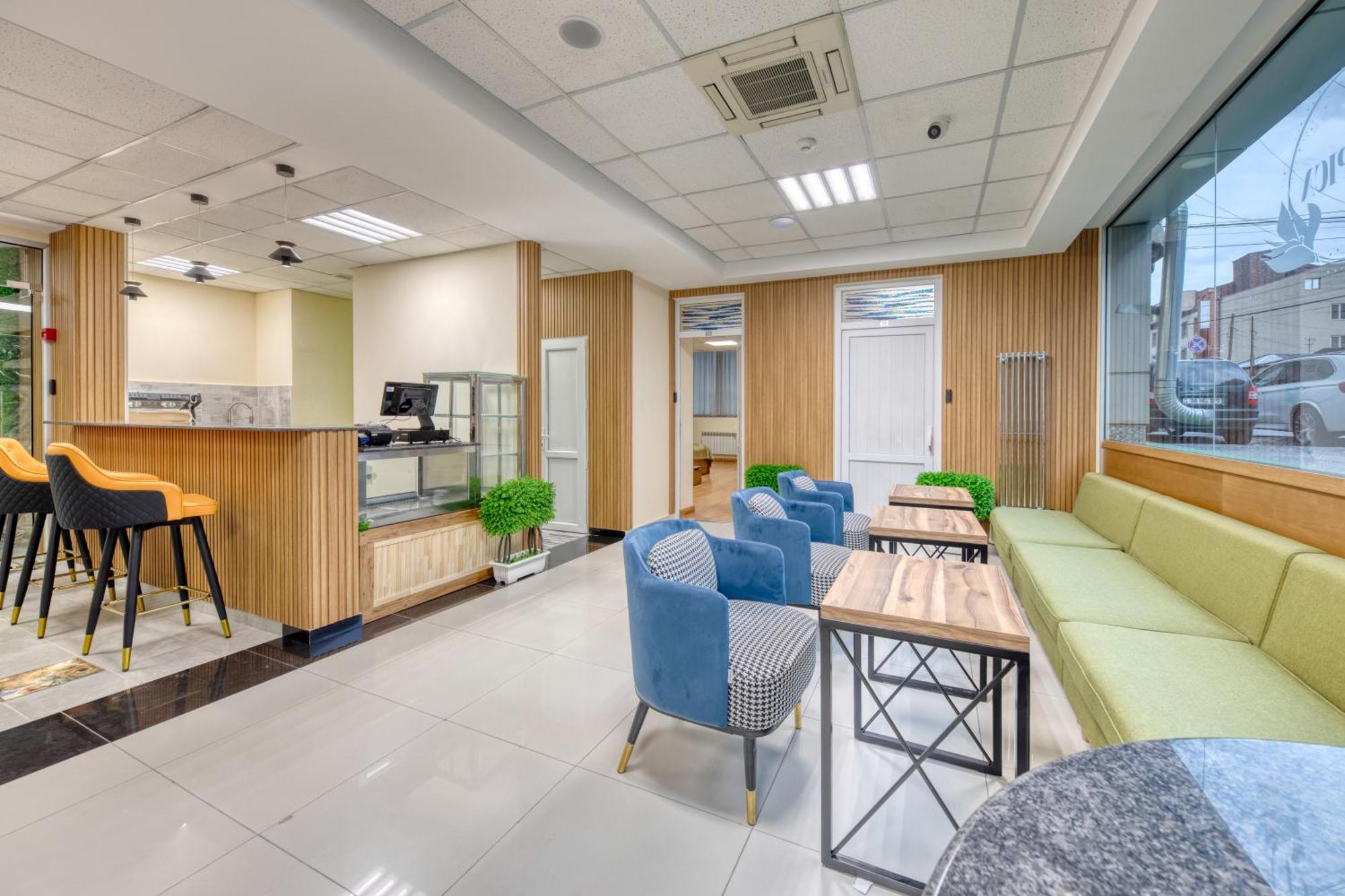 Tropica Inn Hotel เยเรวาน ภายนอก รูปภาพ