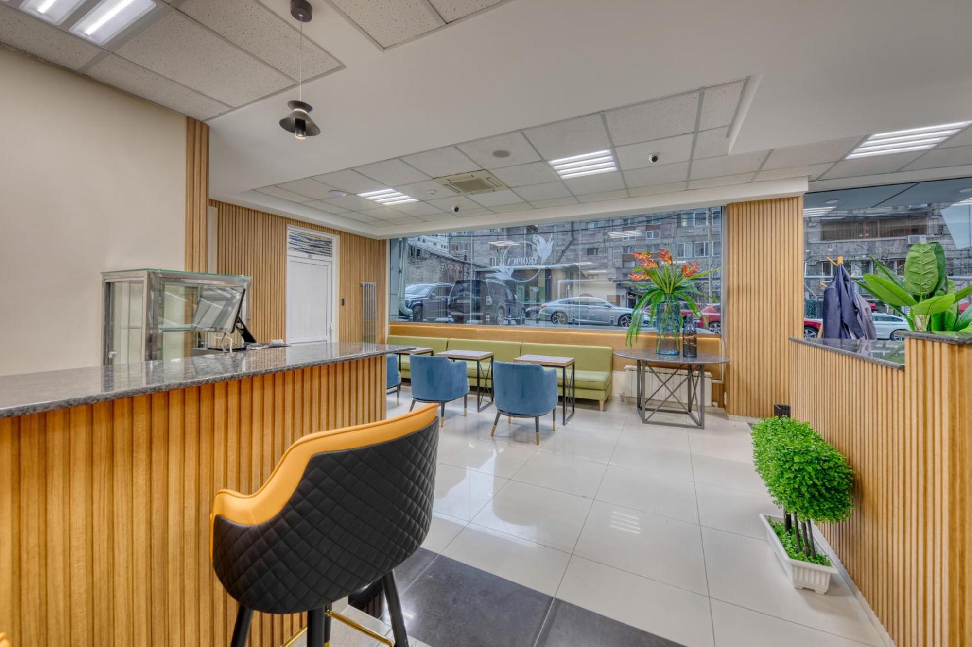 Tropica Inn Hotel เยเรวาน ภายนอก รูปภาพ